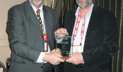 Franc Kuzma (right) accepts the Stereophile 2007 Product Of The Year award for the Stabi XL turntable from the Editor John Atkinson