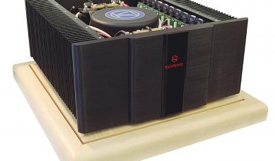 Karan Acoustics KA M 1200 solid state mono power amplifiers