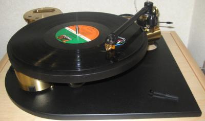 Kuzma Stabi SD turntable/Stogi S tonearm/Benz-Micro Glider M-2 phono cartridge