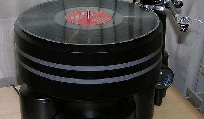 Kuzma Stabi XL turntable, Tri-PLanar VIIB tonearm, Benz-Micro LP cartridge