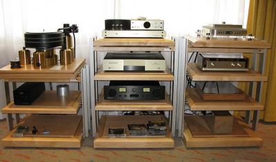 Kuzma, Zanden, Magnum Dynalab, conrad-johnson and finite elemente components - the mainframe of the Lancaster suite system
