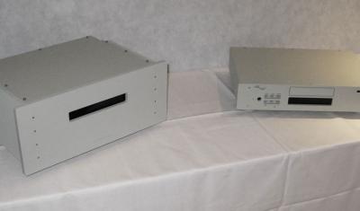 Muse Electronics Model Two Hundred control amplifier (left) and Erato II digital player