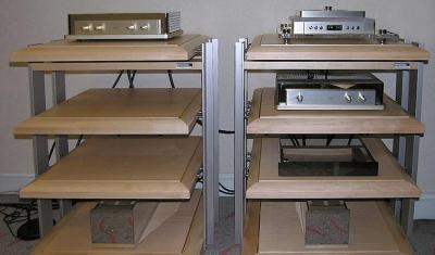 Zanden Audio (3000 line stage, 2000P CD transport, 5000MkIV Signature DAC); pagode HD03MR supports